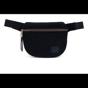 Herschel velvet black fanny pack